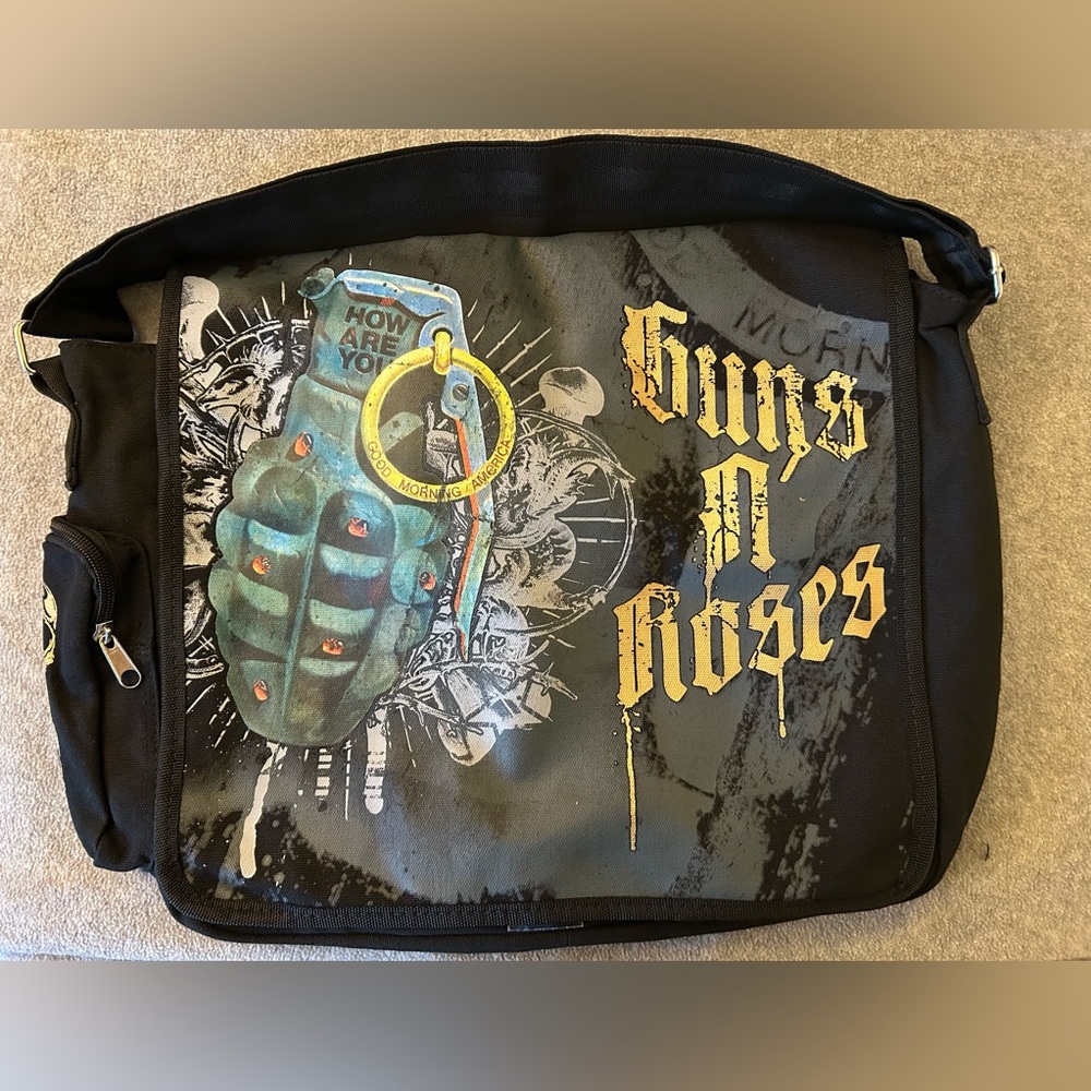 Guns & Roses Messenger Bag
